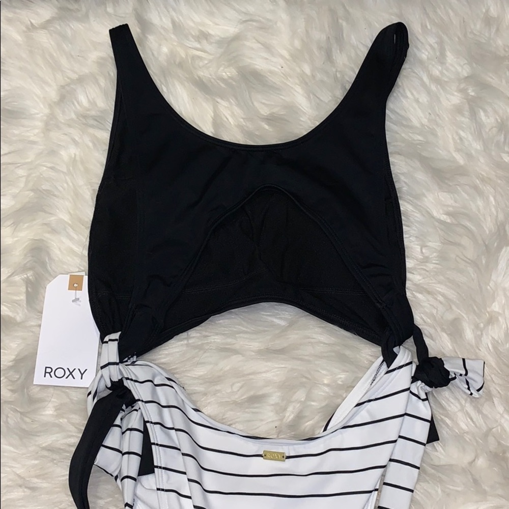 NWT Wonderful Roxy Summer Delight One Piece - Picture 8 of 8